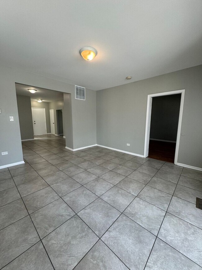 Foto del edificio - 2 Bedroom 1 Bathroom House in Calumet City...