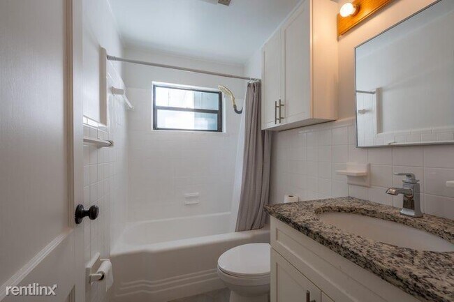 Building Photo - 3 br, 2 bath House - 1025 S N St