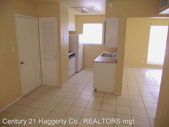 Building Photo - 3 br, 1.5 bath House - 5428 Edmonton Ave.