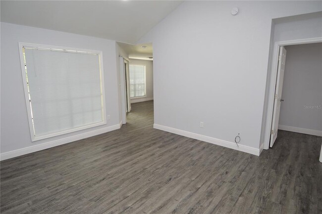 Foto del edificio - 8633 Fancy Finch Dr