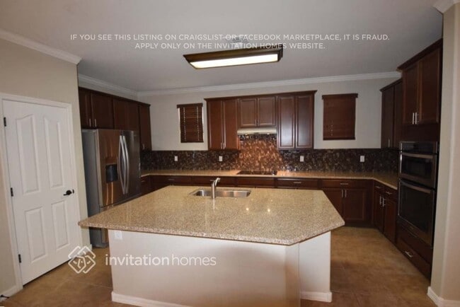 Building Photo - 227 N Scott Dr