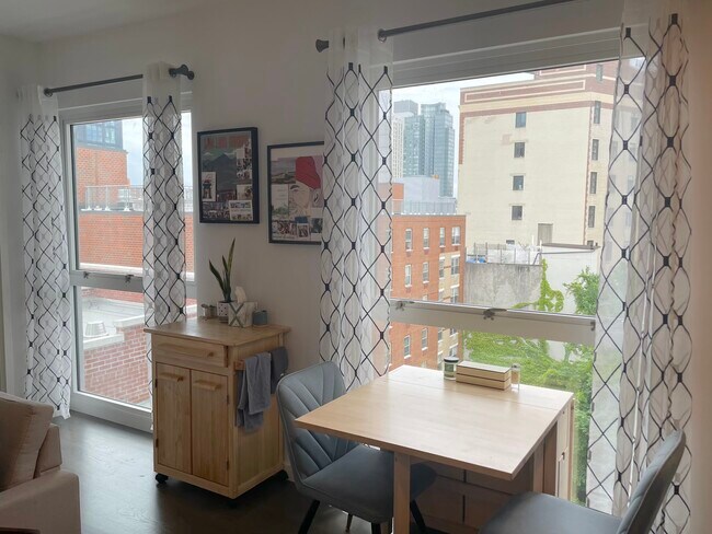 Foto del edificio - 371 W 123rd St