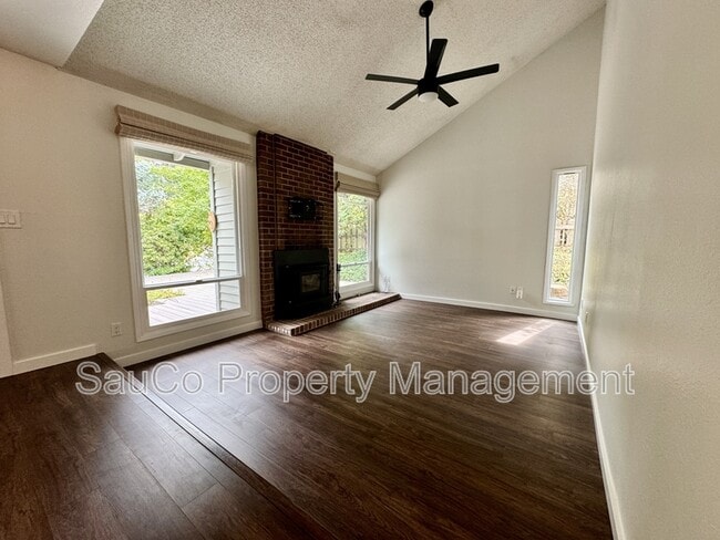 Building Photo - 6155 SW Heights Ln
