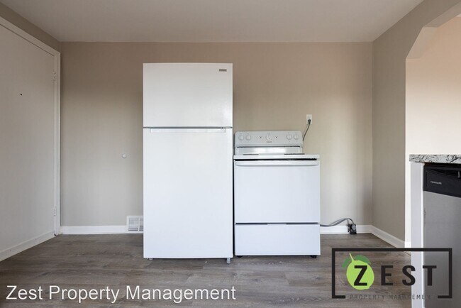 Foto del edificio - 3 br, 1 bath Apartment - 4234 Beach 4234 B...