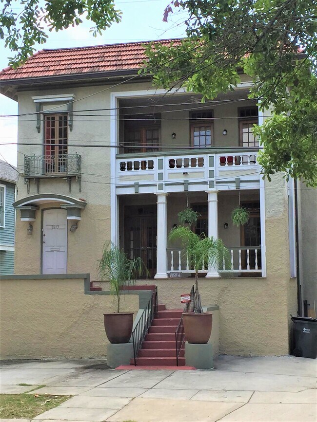 Foto del edificio - 1821 Robert St