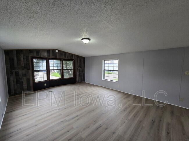 Foto del edificio - 700 W Ridgeway Ave