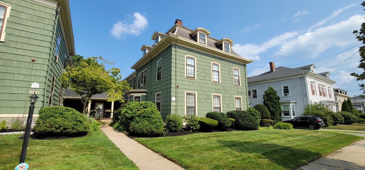 Primary Photo - 259 Lafayette St