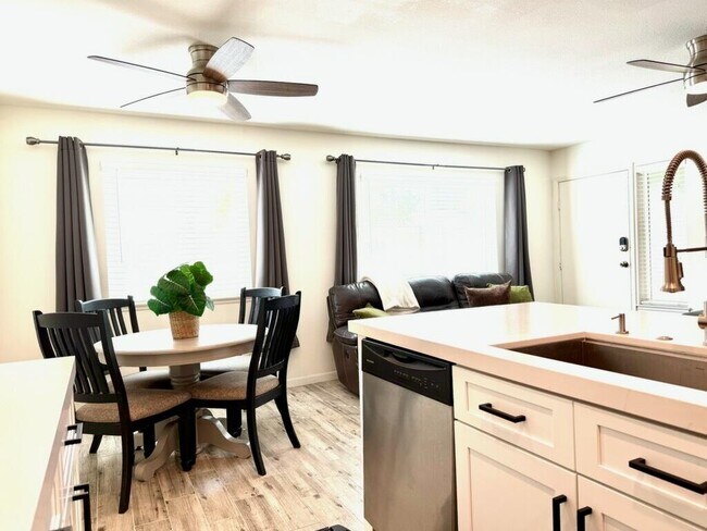 Foto del edificio - 72619 Thrush Rd