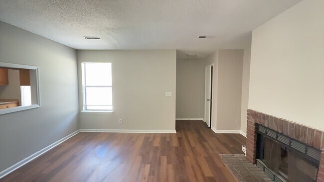 Foto del edificio - Updated 2 Bedroom Unit!