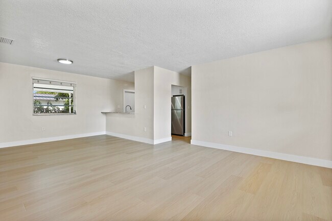 Foto del edificio - 532 SW 79th Ave