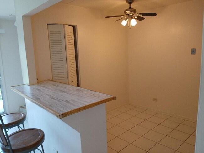 Foto del edificio - 2449 Spring St