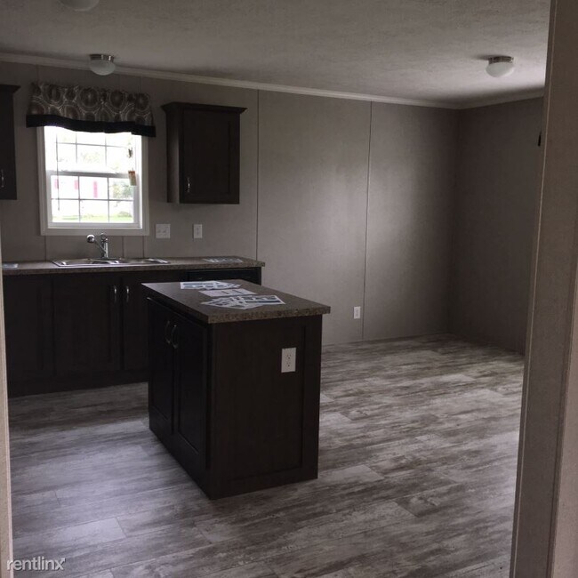 Building Photo - 585 Burr Oak Ct