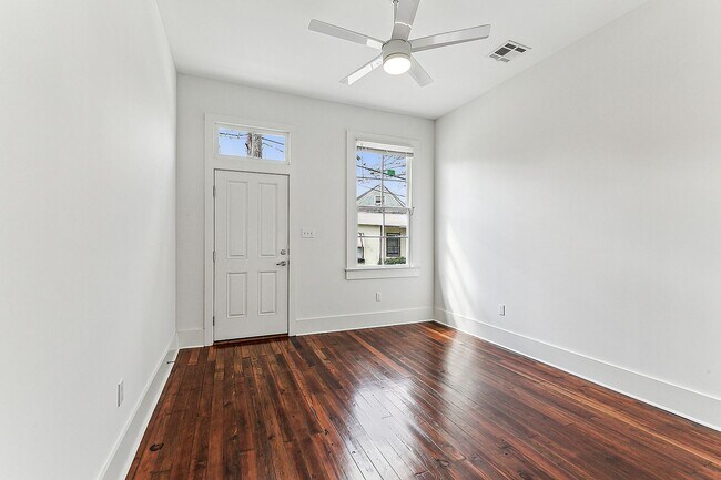 Photo - 2513 Delachaise St Apartment