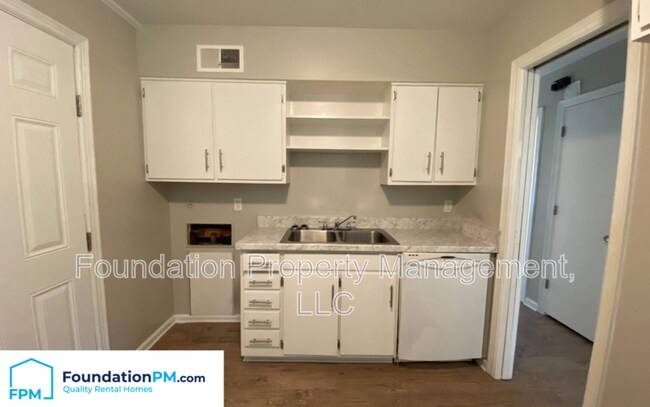 Foto del edificio - 1941 Corning Ave