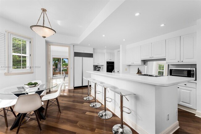 Foto del edificio - 13631 Deering Bay Dr