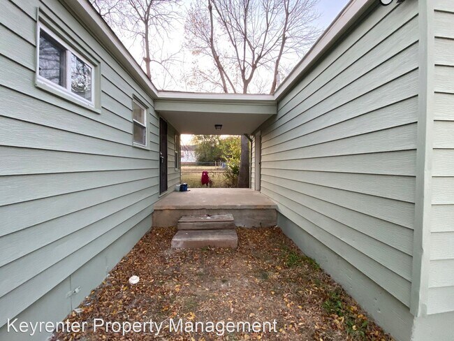 Foto del edificio - 2 br, 1 bath House - 43 E 50th St N
