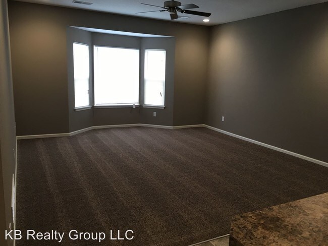 Foto del edificio - 20604-20606 East 12th Terrace Ct S
