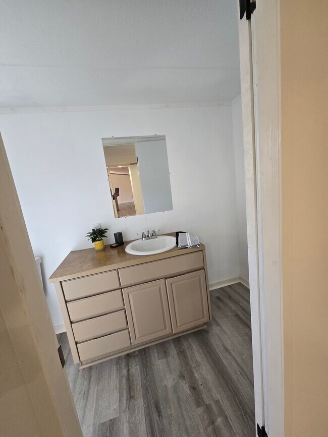 Foto del edificio - 960 N Rock Crusher Rd