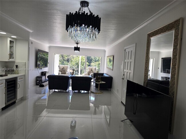 Foto del edificio - 6010 S Falls Cir Dr