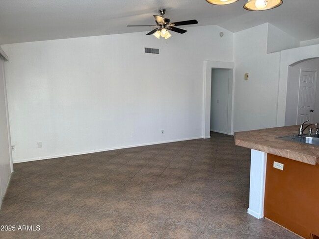 Building Photo - 1319 W Michelle Dr