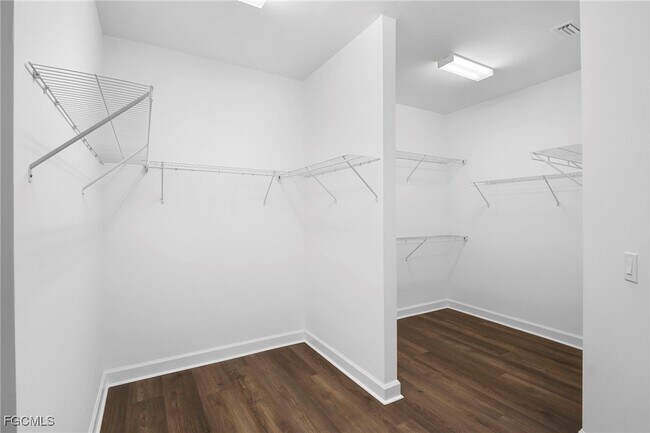 Building Photo - 19001 Aqua Shore Dr