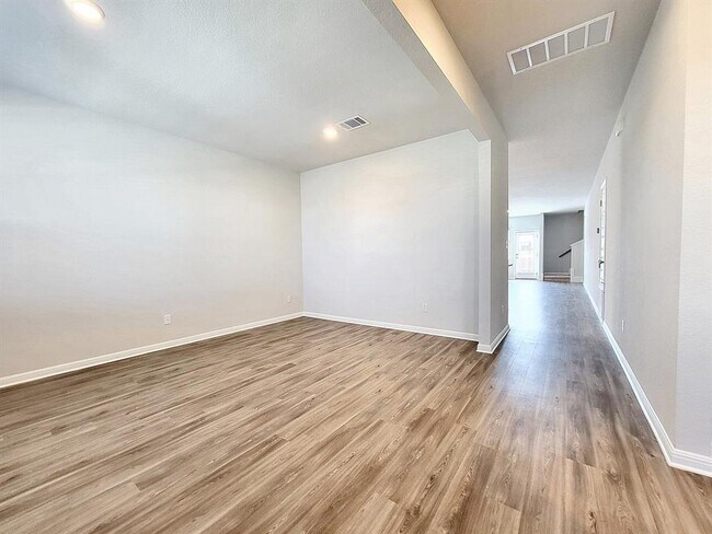 Building Photo - 2412 Oscar Eli Pl