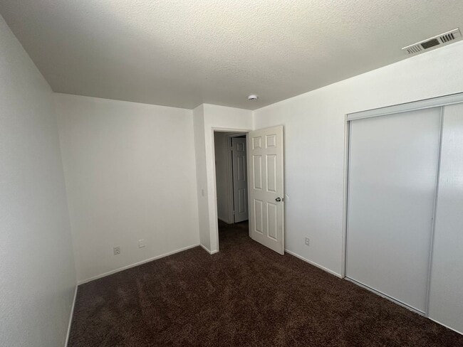 Building Photo - 470 Westminster Pl