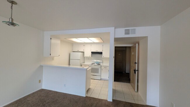 Building Photo - 1 Bedroom 1 bath on San Diego Mission Rd.