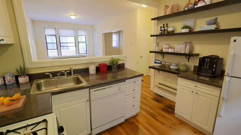 Foto principal - 7235 W Barry Ave