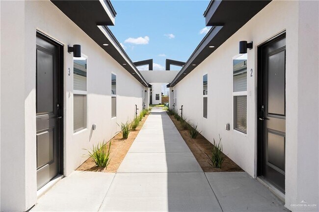 Building Photo - 22 N 25th St