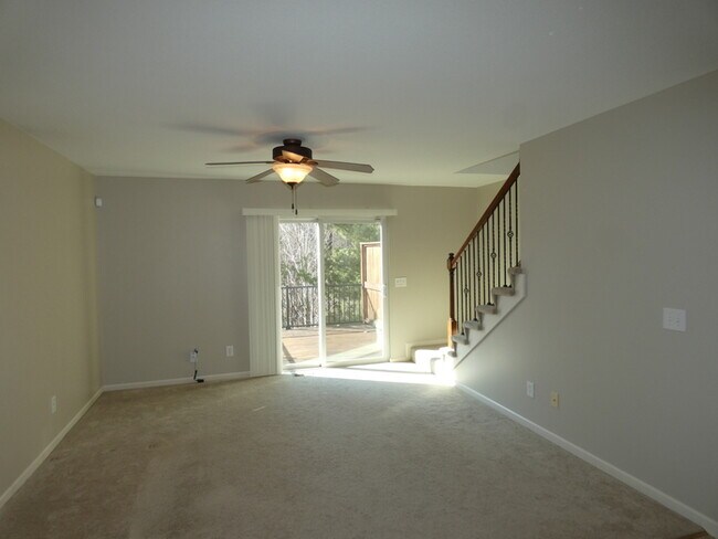 Building Photo - Townhome in Northland-4030 N Hardesty Ave