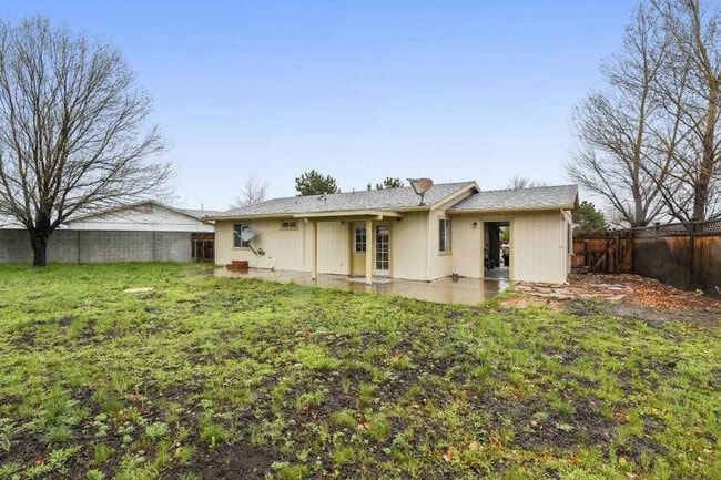 Building Photo - Great location, 3 bedroom 1 bath home near the Elementary school in Williams AZ.