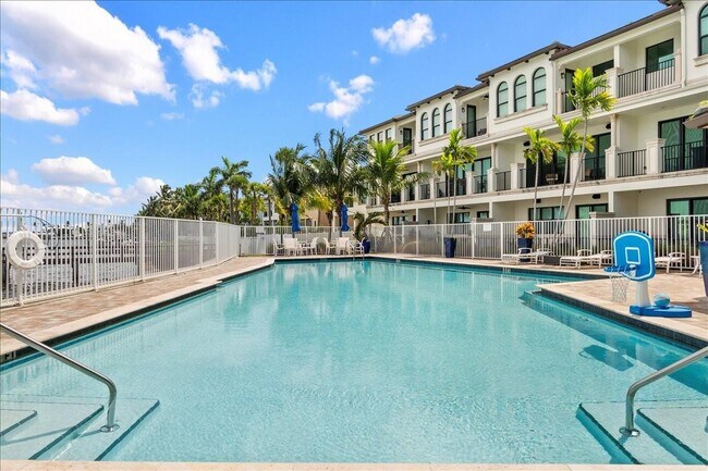 Foto del edificio - 619 Windward Cir N