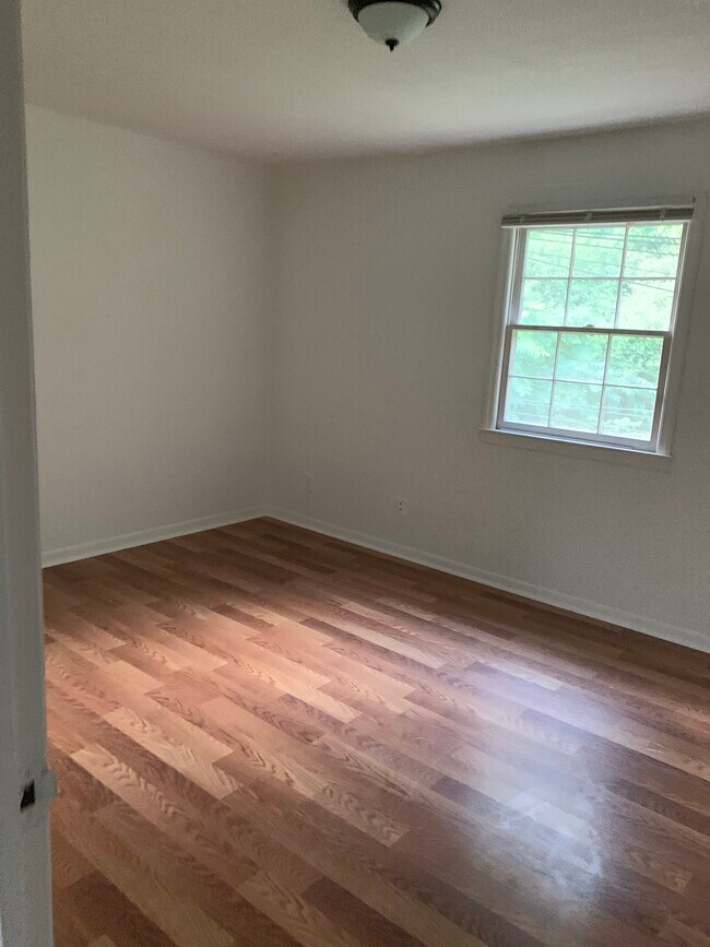 Foto del edificio - 321 Vineyard Park Ct