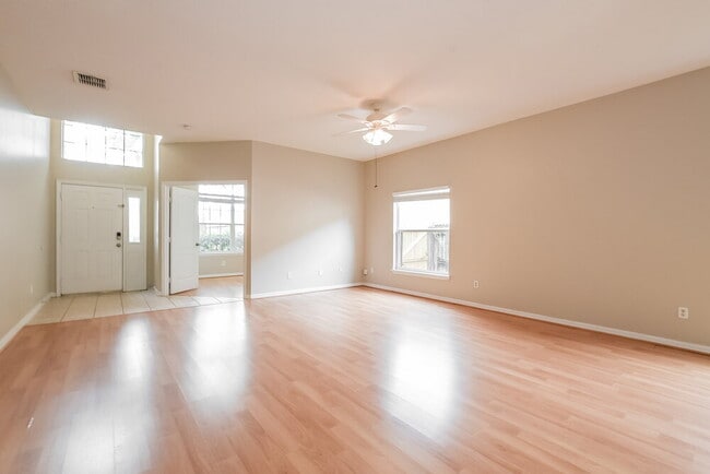 Foto del edificio - 10531 Leader Ln
