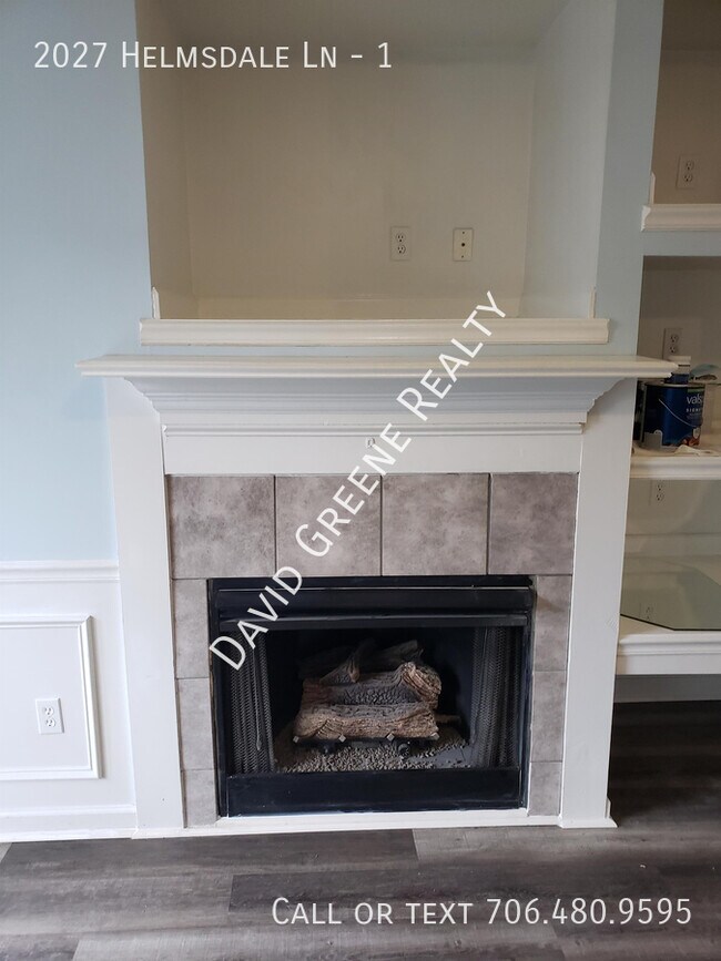 Building Photo - 2027 Helmsdale Ln