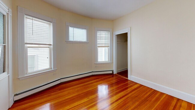 Building Photo - Central Mission Hill Location, Laundry on ...