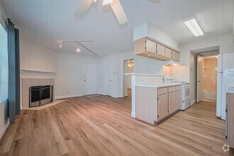 Building Photo - 2750 Holly Hall St