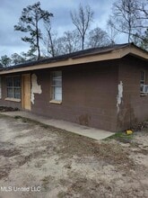 Building Photo - 630 Capital Ave