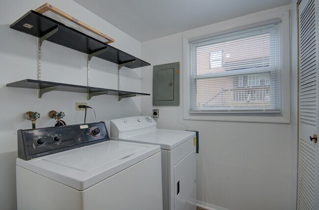 Foto del edificio - 304 Walnut Cir