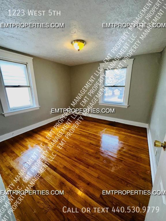 Foto del edificio - 1223 W 5th