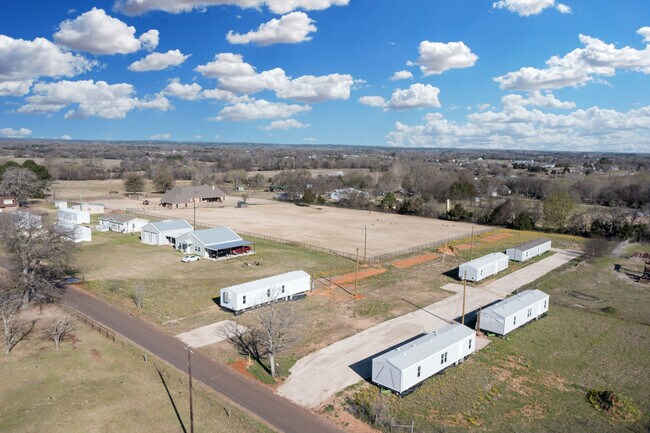 Foto del edificio - Bullard Mobile Home Park