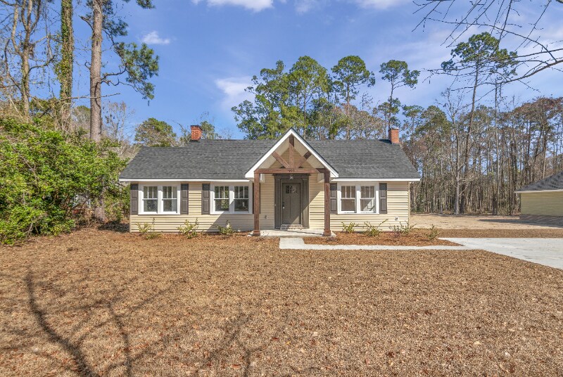 Primary Photo - 276 N McDonald St