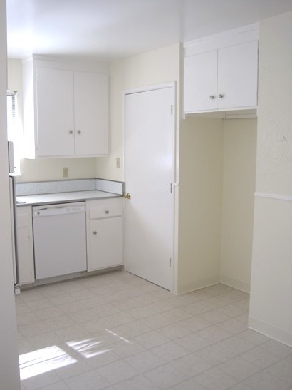 Building Photo - 1078 Fiesta Dr