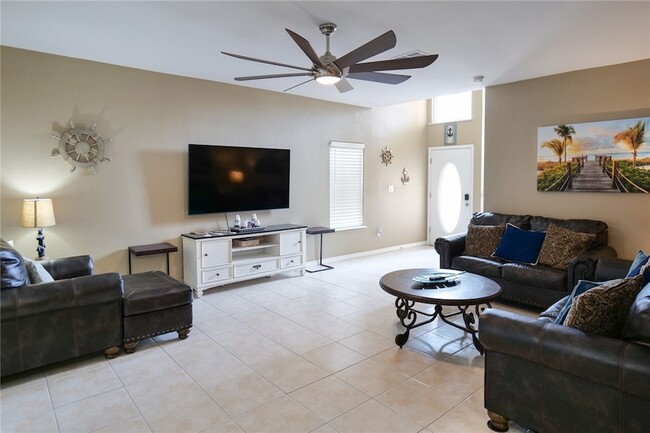 Building Photo - 15433 Cruiser St