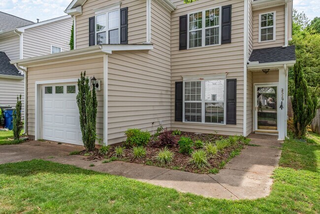Building Photo - Charming 3 bedroom, 2.5 bathroom home loca...