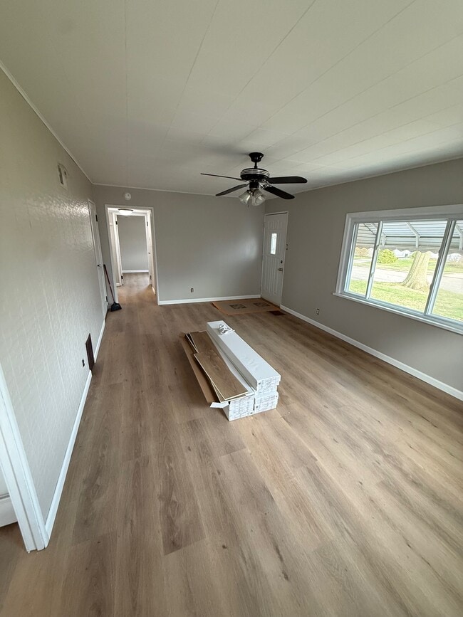 Living room - 946 W 35th St