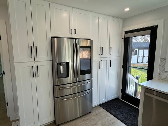 Building Photo - 12902 Grenoble Dr