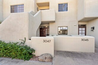 Building Photo - 3047 E Rose Ln