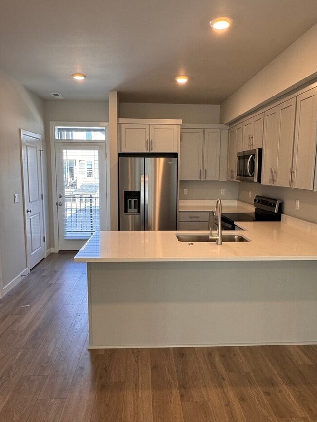 Building Photo - Gorgeous New Construction Home w/LVP Floor...